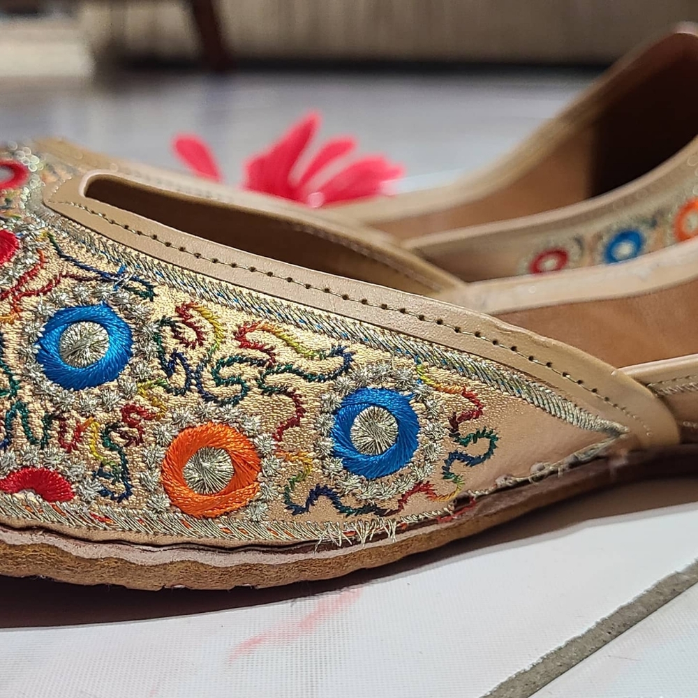 Fancy PartyWear Punjabi Jutti with All Over Embroi
